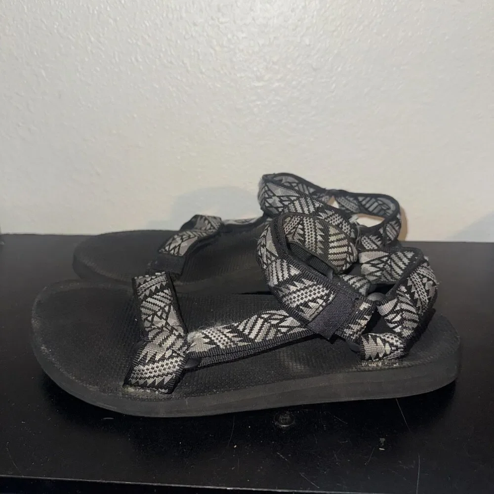 Teva Original Universal Boomerang Sandals Size 9 Men Strappy Water Shoes Aztec